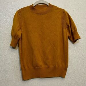 Burnt Orange Mustard Short Sleeve Lightweight Sweater, Size Small